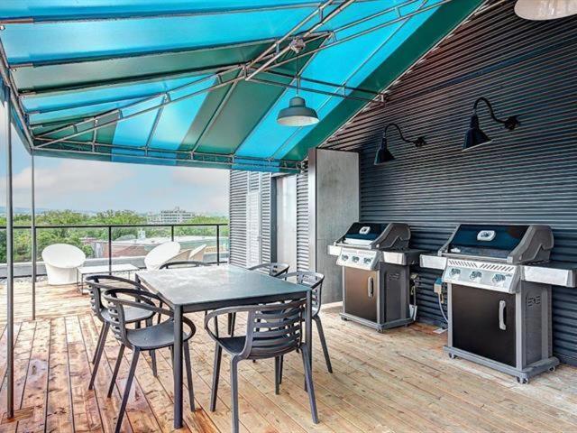 Penthouse On Charest - With Parking And Gym Appartement Québec Buitenkant foto